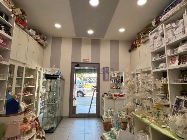 Locale Commerciale in vendita a Borgo Medievale, Roma Capitale