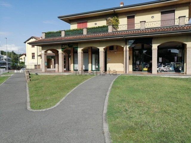 Locale Commerciale in vendita a Cascina Mostino, Settala
