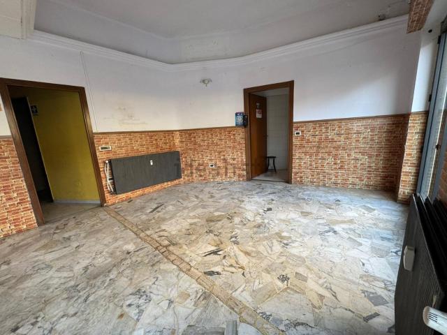 Locale Commerciale in vendita a Piemonte, Alessandria