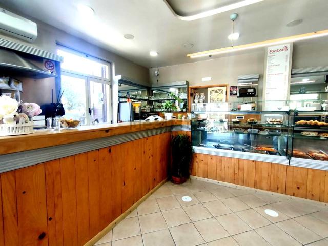 Locale Commerciale in vendita a Telese Terme, Campania