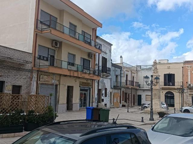 Locale Commerciale in vendita a Puglia, Taranto