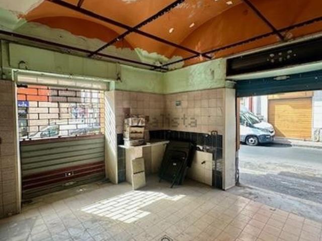 Locale Commerciale in vendita a Picanello-Ognina-Barriera-Canalicchio, Catania