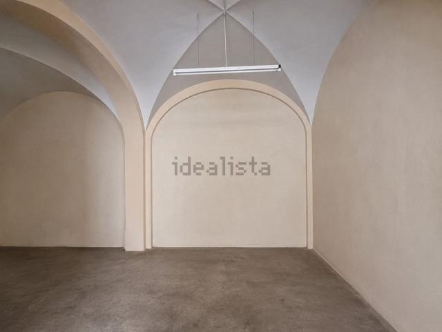 Locale Commerciale in vendita a San Giusto, Pisa