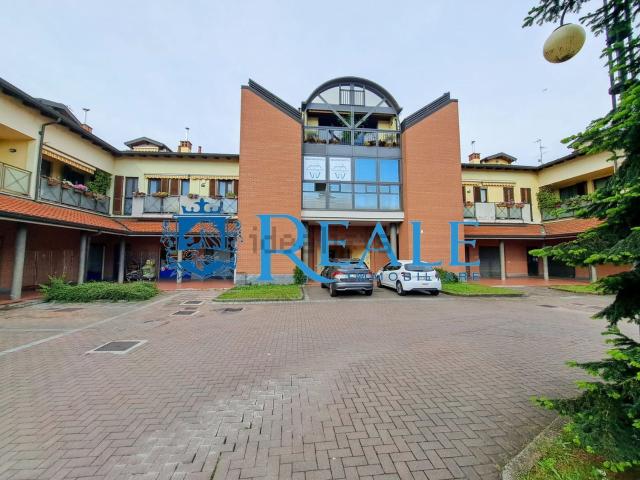 Locale Commerciale in vendita a Albairate, Lombardia