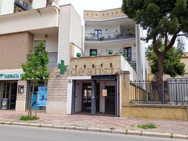 Locale Commerciale in vendita a Puglia, Taranto