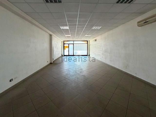 Locale Commerciale in vendita a Cortemaggiore, Reggio Emilia