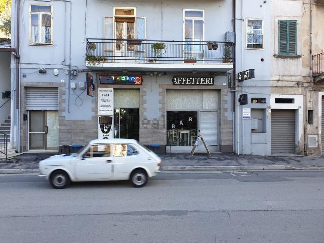 Locale Commerciale in vendita a Quartiere Trento e Trieste, Lanciano
