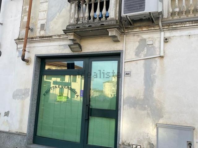 Locale Commerciale in vendita a Piemonte, Alessandria