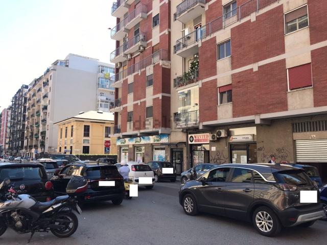 Locale Commerciale in vendita a Municipio 2, Puglia