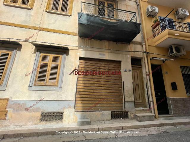 Locale Commerciale in vendita a Bagheria, Sicilia