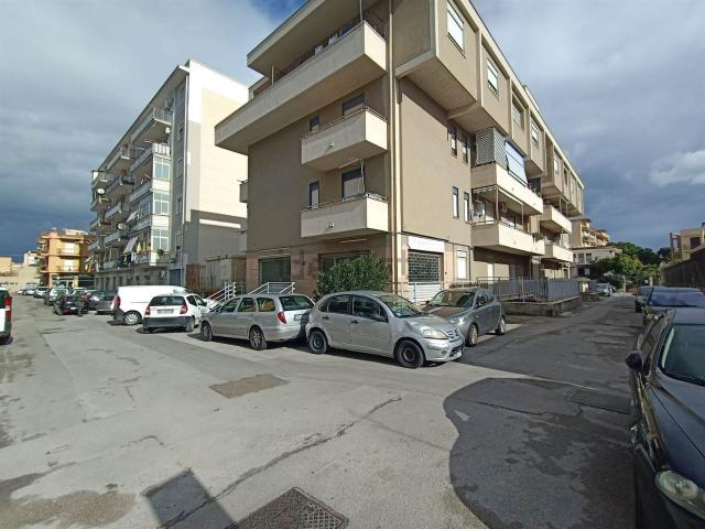 Locale Commerciale in vendita a Bagheria, Sicilia