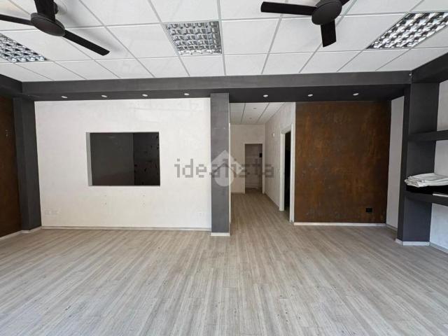 Locale Commerciale in vendita a Le Cure, Firenze