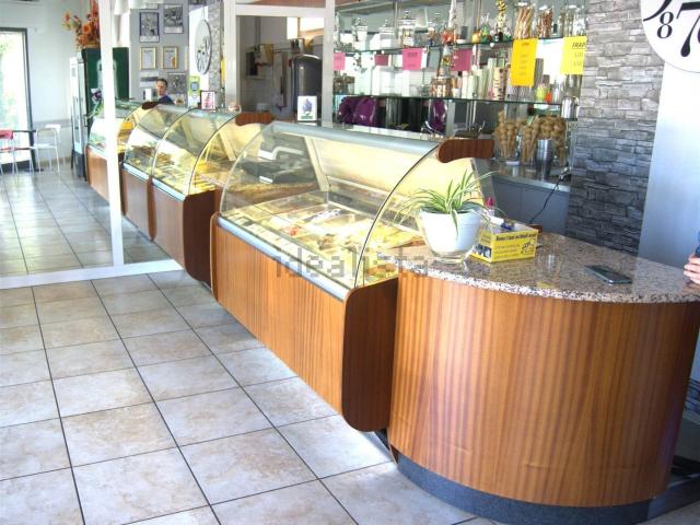 Locale Commerciale in vendita a Padule, Sesto Fiorentino