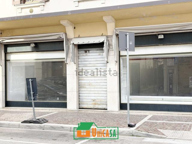 Locale Commerciale in vendita a Monfalcone, Friuli-Venezia Giulia