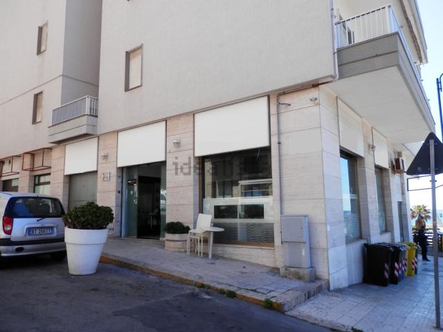 Locale Commerciale in vendita a Puglia, Lecce