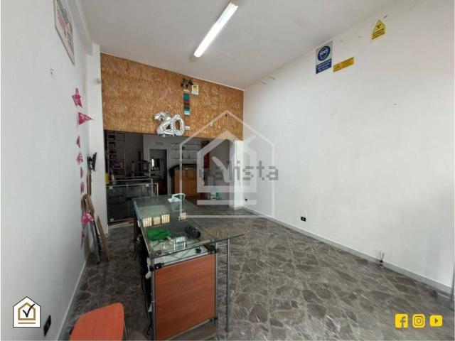 Locale Commerciale in vendita a Municipio 2, Puglia