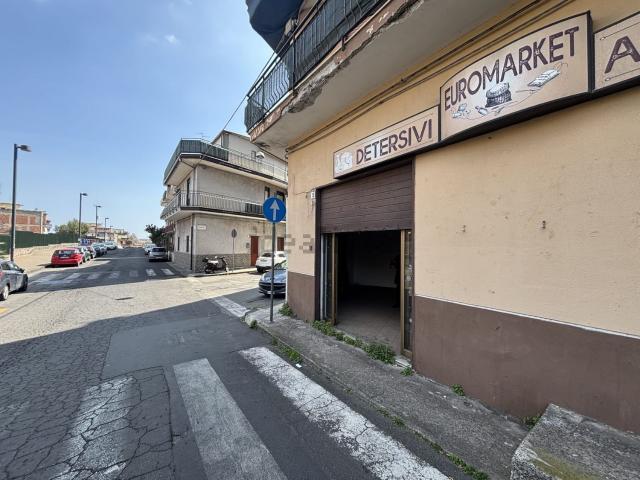 Locale Commerciale in vendita a Lineri, Misterbianco