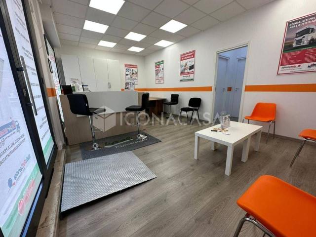 Locale Commerciale in vendita a San Girolamo, Puglia