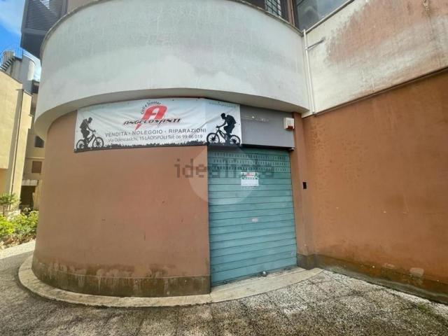 Locale Commerciale in vendita a Marina di San Nicola, Roma Capitale