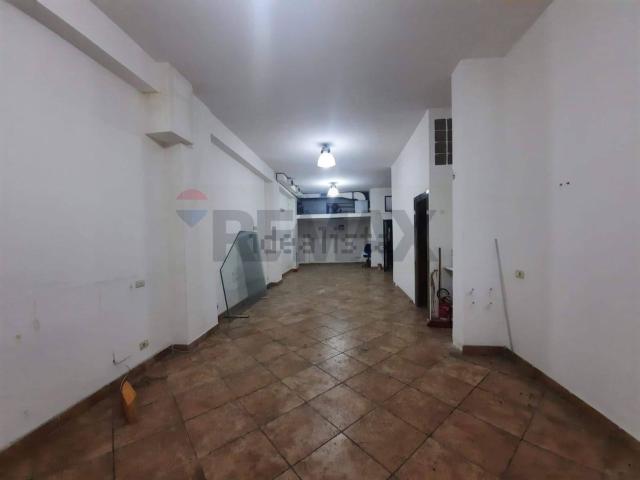 Locale Commerciale in vendita a Bagheria, Sicilia