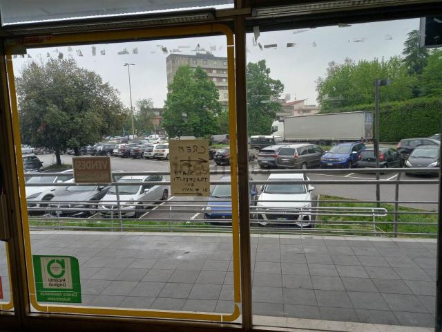 Locale Commerciale in vendita a San Faustino-Madonnina-Quattroville, Modena