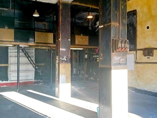 Locale Commerciale in vendita a Firenze Nova, Firenze