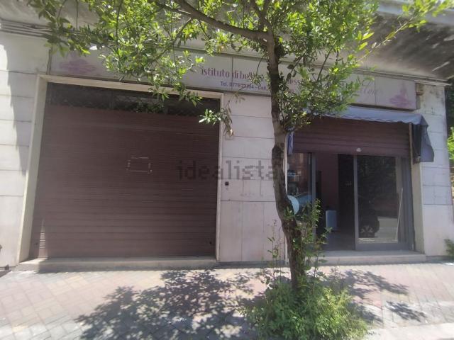 Locale Commerciale in vendita a San Silvestro, Cassino