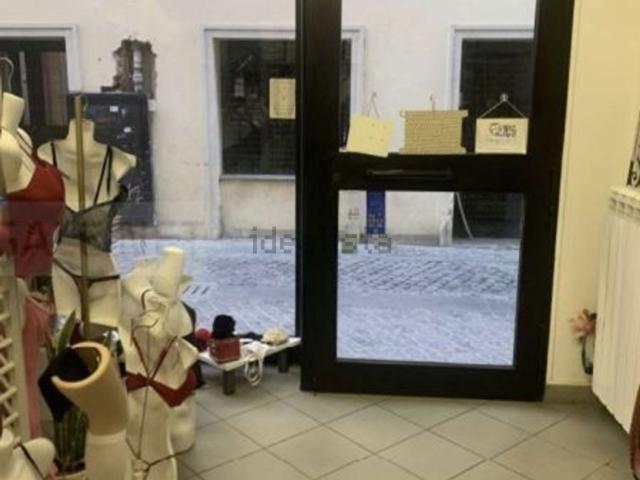 Locale Commerciale in vendita a Piemonte, Alessandria