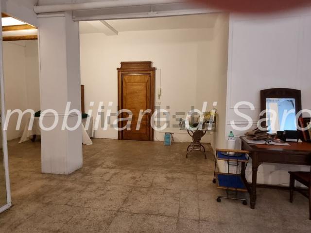 Locale Commerciale in vendita a Volta-Prealpi, Saronno