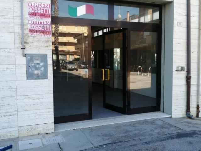 Locale Commerciale in vendita a Faleriense, Marche