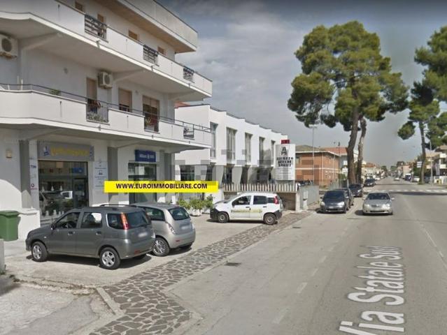 Locale Commerciale in vendita a Silvi, Abruzzo
