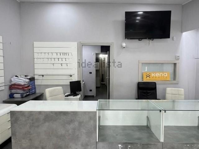 Locale Commerciale in vendita a Calabria, Catanzaro