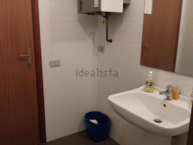 Locale Commerciale in vendita a Mantignano, Firenze