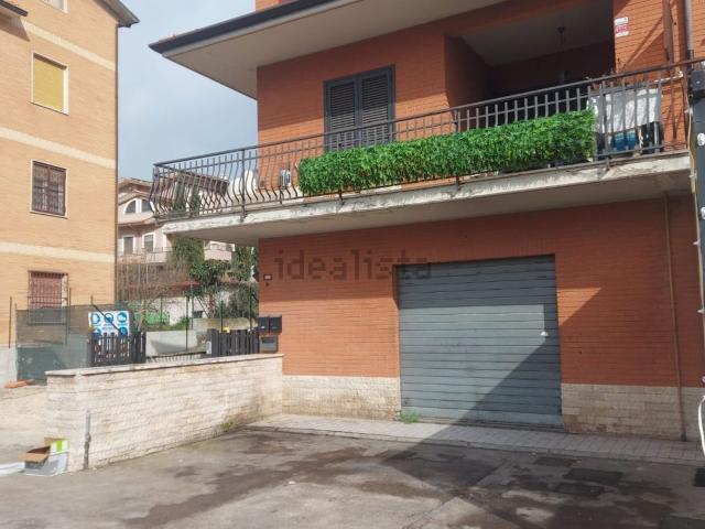 Locale Commerciale in vendita a Quarto del Carnale, Roma Capitale