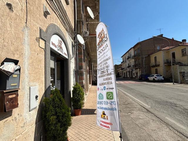 Locale Commerciale in vendita a Le Mosse, Montefiascone