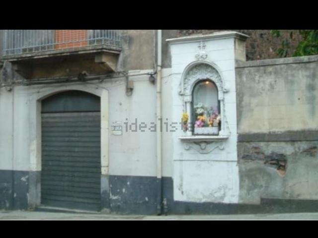 Locale Commerciale in vendita a San Giovanni Galermo-Trappeto-Cibali, Catania