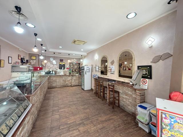Locale Commerciale in vendita a Borgo Odescalchi, Roma Capitale