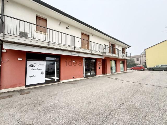 Locale Commerciale in vendita a Gazzo Veronese, Roncanova