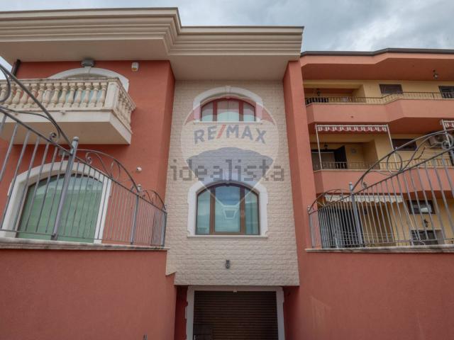Locale Commerciale in vendita a Francofonte, Sicilia