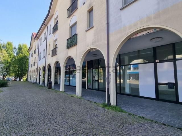 Locale Commerciale in vendita a Pianura Reggiana, Re
