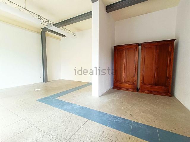 Locale Commerciale in vendita a Il Fondino, Rosignano Marittimo
