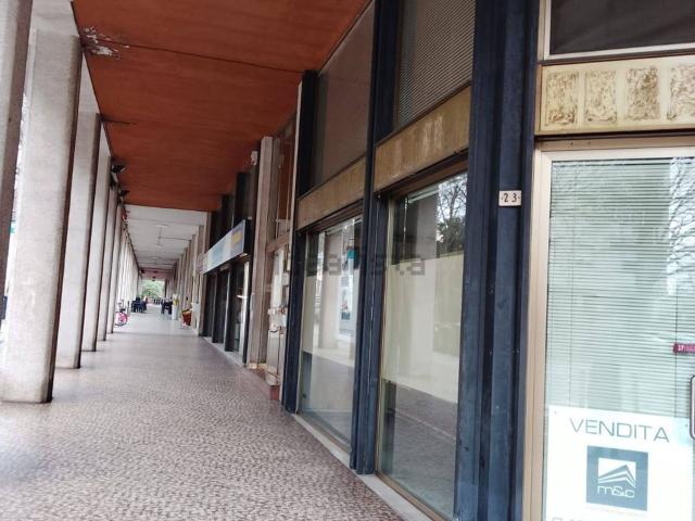 Locale Commerciale in vendita a Rorai Grande, Pordenone