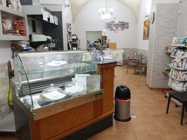 Locale Commerciale in vendita a Puglia, Taranto