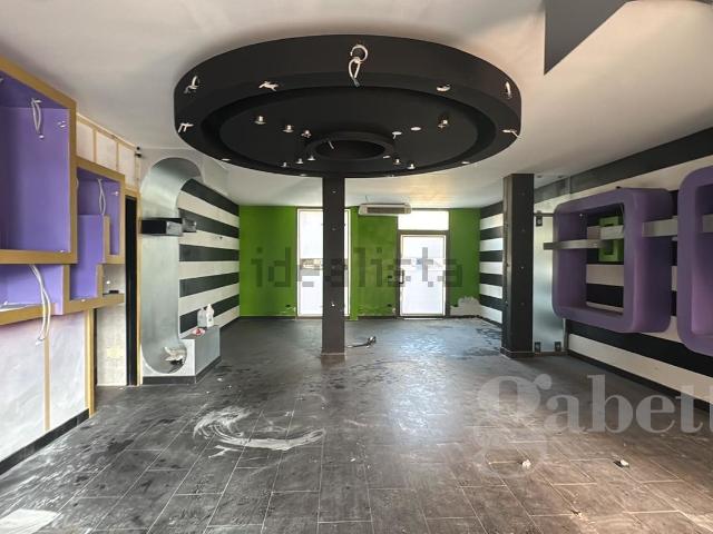 Locale Commerciale in vendita a Comunità Montana Valli del Verbano, Mesenzana