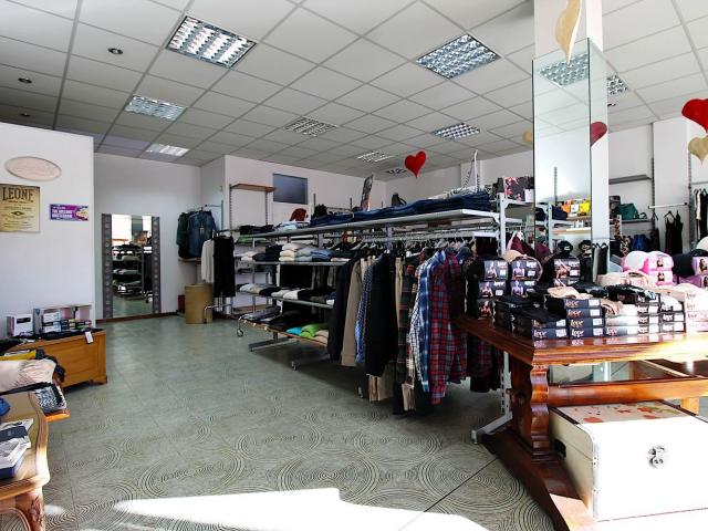 Locale Commerciale in vendita a Lurate Abbate, Lurate Caccivio