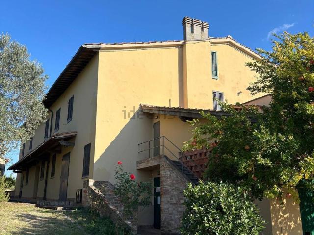 Locale Commerciale in vendita a Unione dei Comuni Circondario dell'Empolese Valdelsa, Montespertoli