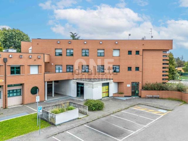 Locale Commerciale in vendita a Gessate, Lombardia