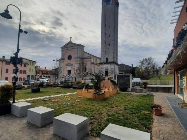 Locale Commerciale in vendita a Fonte, Pederobba