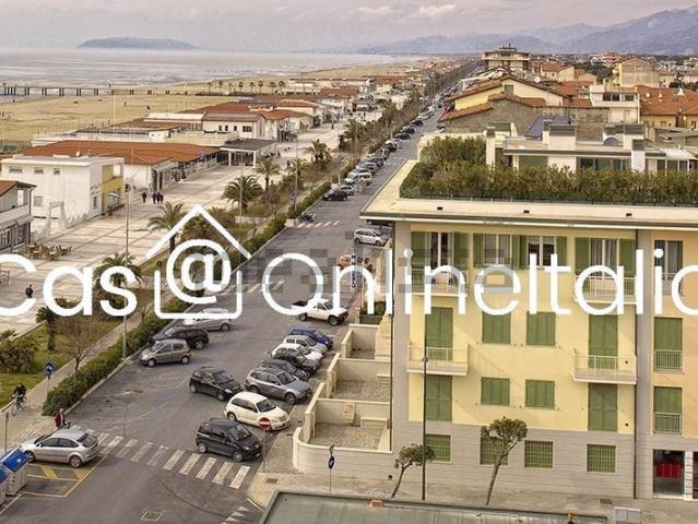 Locale Commerciale in vendita a Camaiore, Toscana