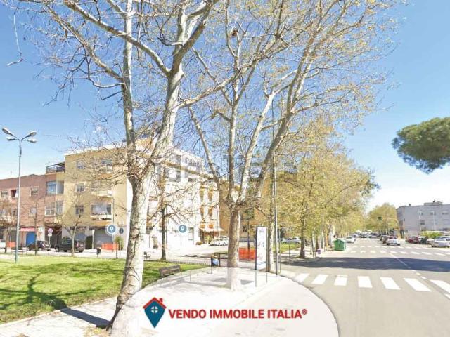 Locale Commerciale in vendita a Latina, Lazio